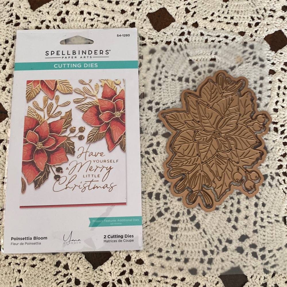 Spellbinders Paper arts cutting die Poinsettia with Holly Berries as is new